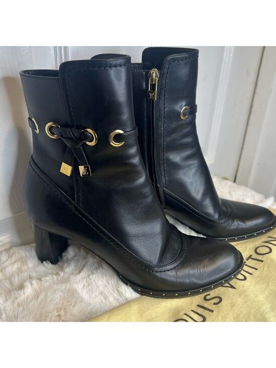 Louis Vuitton Shoes - ❤️ LOUIS VUITTON🌷HOST PICK🌷LEATHER ANKLE BOOTS BLACK 6.5 (36.5)
